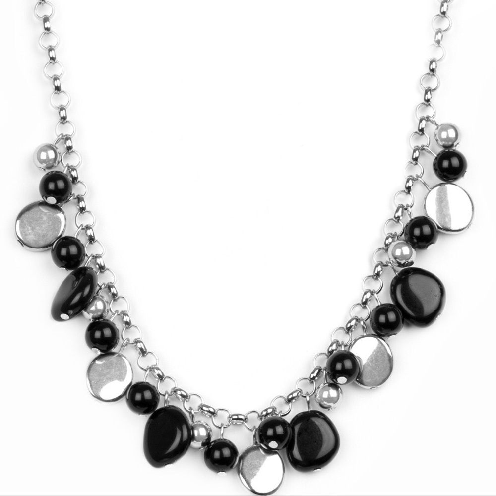 💝BOUTIQUE  silver and black necklace w/ earrings - Picture 2 of 3